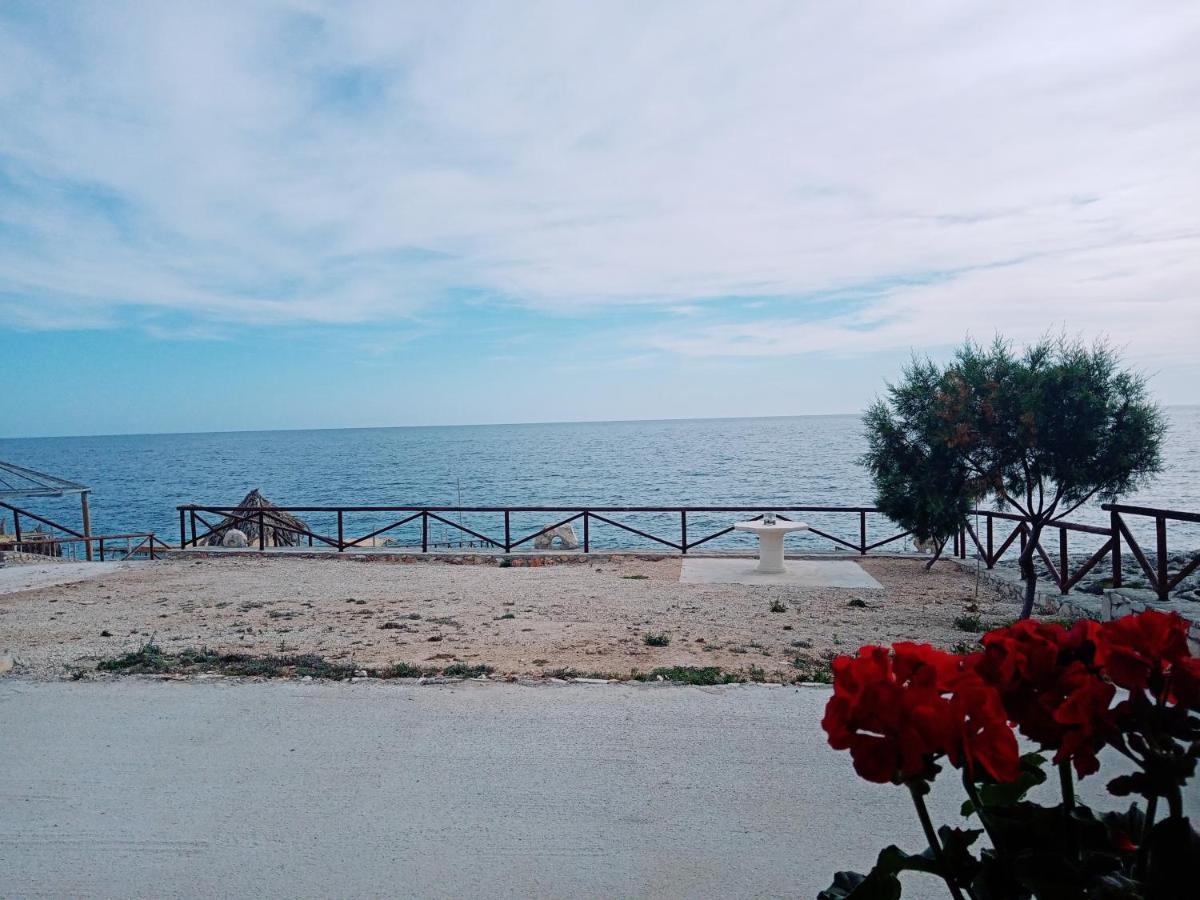 Caravan Fishing Spot Porto Roxa Agios Leon Eksteriør billede