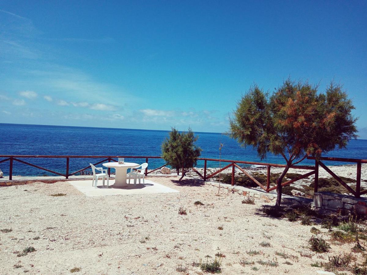 Caravan Fishing Spot Porto Roxa Agios Leon Eksteriør billede
